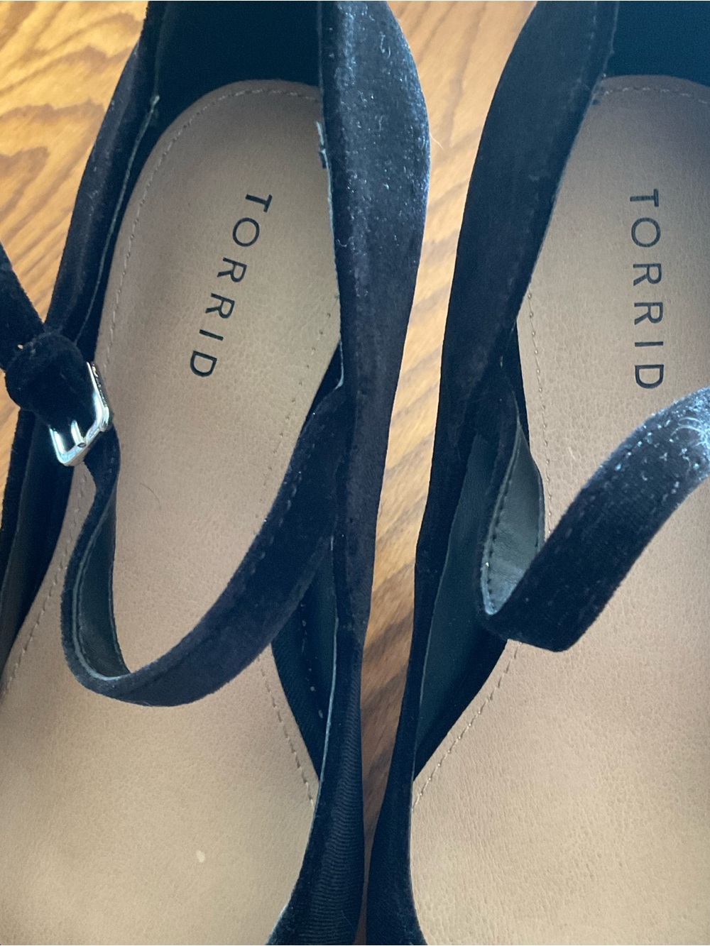 NWOT Torrid Black Faux Suede Mary Jane Style Platform Heel, Sz 8.5WW - Picture 3 of 8